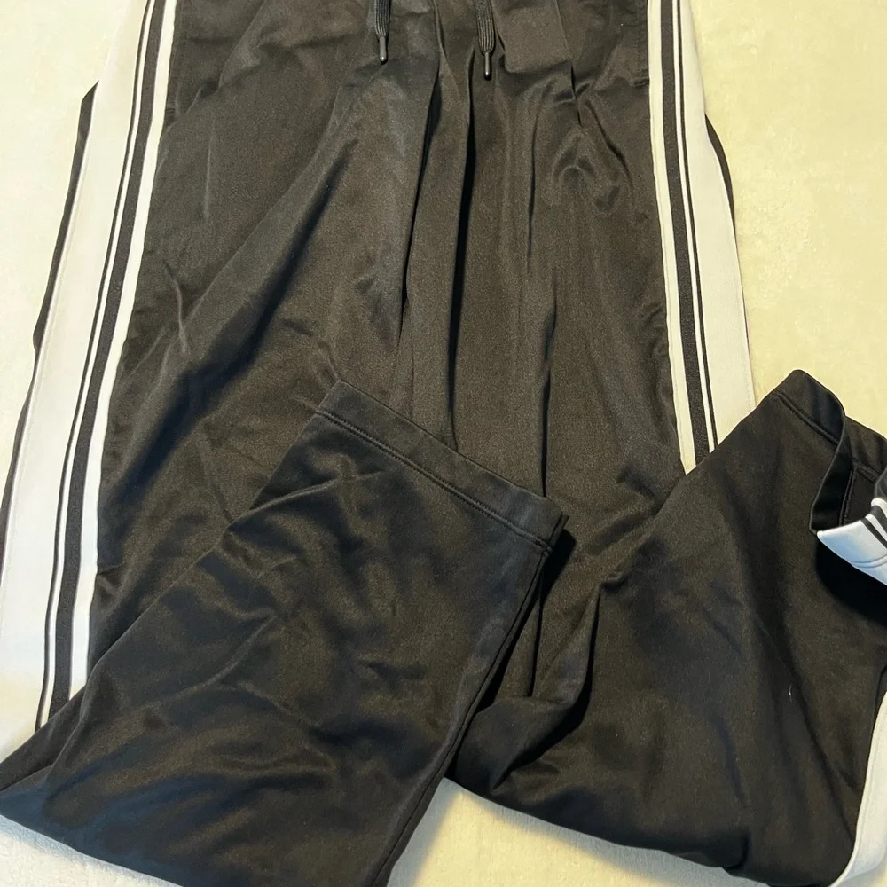 🖤 Athletic Works Men’s Gray Track Pants | White Side Stripe |